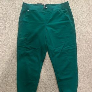 Hunter Green Figs Zamora Jogger, size large